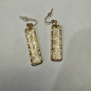 Gold and Cream Dangle Earrings NWOT